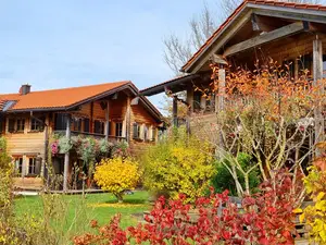 Ferienhaus im Herbst