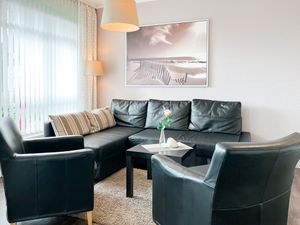 Sofaecke und Sessel im Wohnbereich