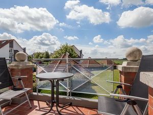 Balkon mit Gartenmöbeln