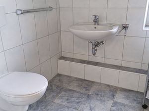 Großes Bad WC mit Dusche