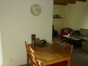 Buche - Esstisch im Wohnraum Buche - Esstisch im Wohnraum