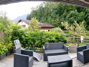 Terrasse mit Garten-Lounge Möbeln
