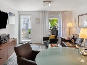 Photo, INSIDE, OUTSIDE