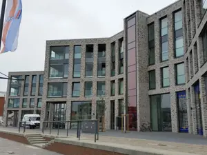 Ihre Wohnanlage, Eingang mit Fahrstuhl