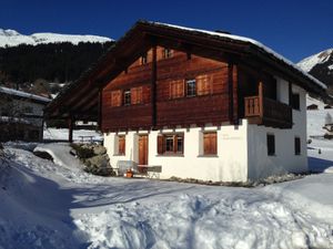 Casa Ravinatscha, Brigels, Aussenansicht, Winter