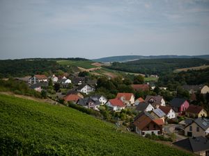 Blick auf Burgsponheim mit Gästehaus