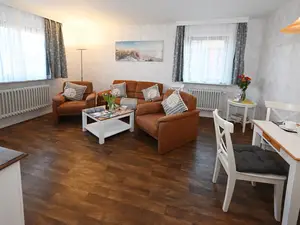 Wohnraum mit Essecke