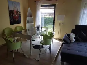 … gelangt man zum Essbereich, wo es ... … gelangt man zum Essbereich, wo es ...