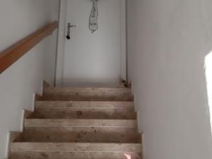 Treppenaufgang zur Wohnung 15 Stufen