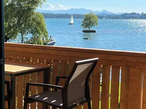 Extrabreiter West-Balkon mit Essplatz