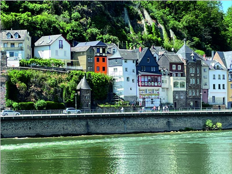 Burghaus Cochem Blick von der Mosel