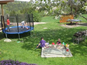 Kinderspielplatz beim Haus