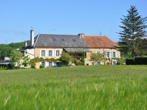 Außenseite Ferienhaus [Sommer]