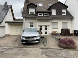 Außenansicht_Parkplatz Außenansicht_Parkplatz