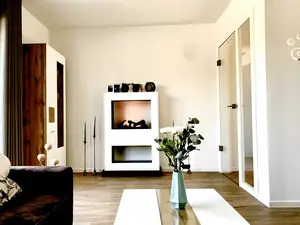 Photo, INSIDE, OUTSIDE