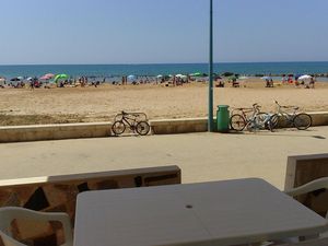 Veranda mit Blick auf den Strand