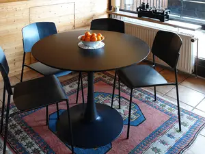 Apartment 1: Wohnzimmer mit Essbereich