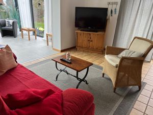 Fernsehen zw Wintergarten und Esszimmer