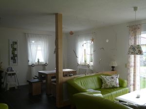 Wohnzimmer mit Küche