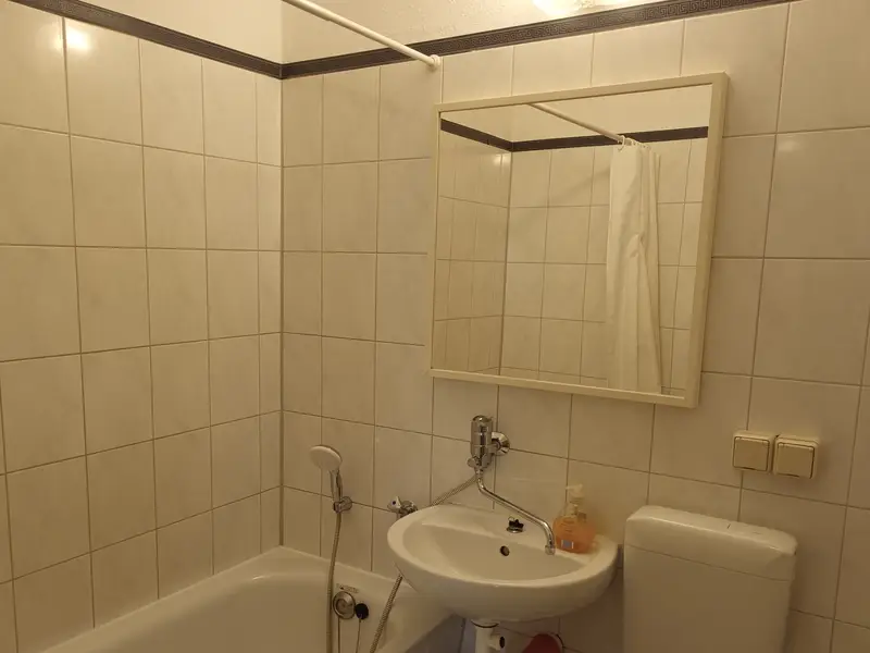 Bad mit Badewanne