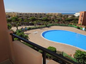 Traumblick zum Meer und Pool vom Balkon