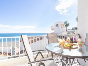 Terrasse zum Entspannen mit Blick auf das Meer