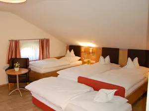 Dreibett/Vierbettzimmer