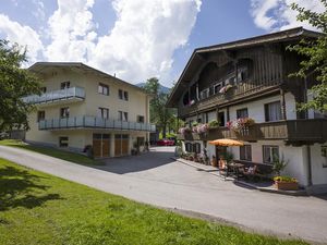 Bauernhaus und Ferienwohnung Stoanerhof