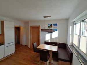 Kueche_und_Esstisch_Appartement_Bergluft