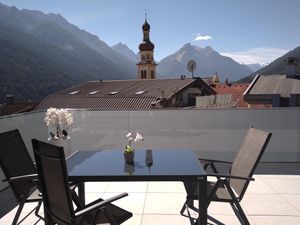 Terrasse mit Gletscherblick