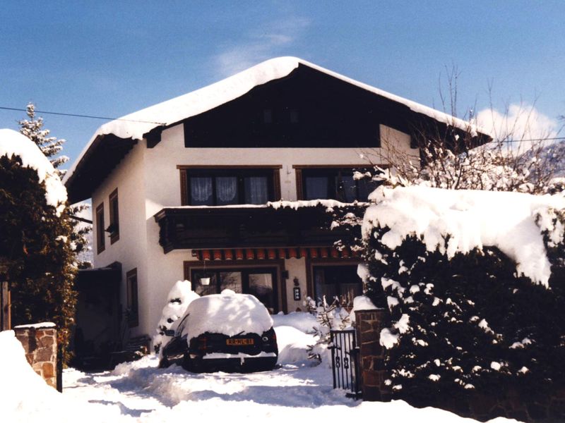 Außenseite Ferienhaus [Winter]