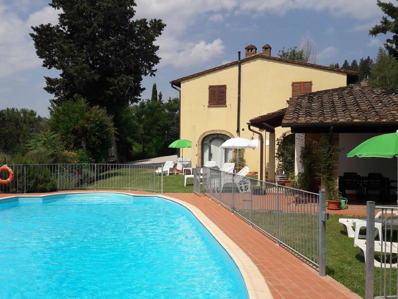 BLICK AUF DIE STRUKTUR DES AGRITURISMO IL PINO