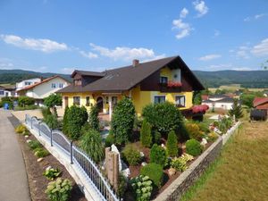 simon-landhaus-ferienwohnung-urlaub-terrasse-garten-anlage