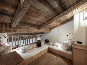 Galerie-Betten-Chalet-Holzi-Appartement-Alpine-Lof