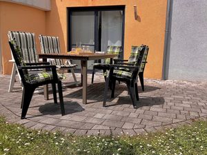 Terrasse vor dem Wohn-Esszimmer