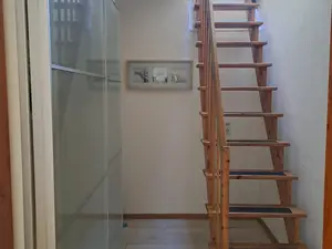 Der Treppenaufgang in die 2. Etage in der Ferienwohnung