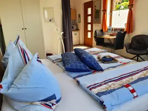 Blick vom Schlafbereich Richtung Küchenzeile