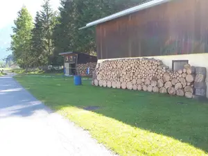 Vor dem Haus Blickrichtung Osten