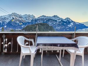 Aussicht vom Balkon in die Berge