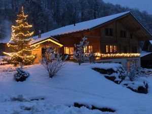 Haus Mätteli im Weihnachtskleid