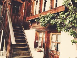 Treppe zur unteren Wohnung