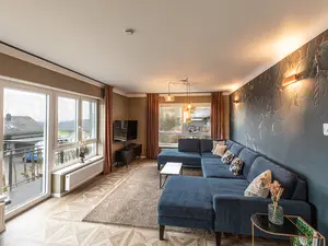 Photo, INSIDE, OUTSIDE