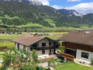 Mountain Love Appartements - Hausfoto mit Berge