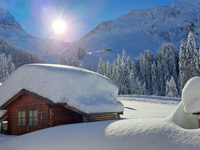 Winter Dezember 2023 Gartenhütte