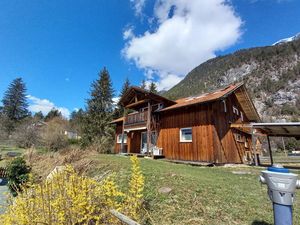 Haus Branol mit Terrasse