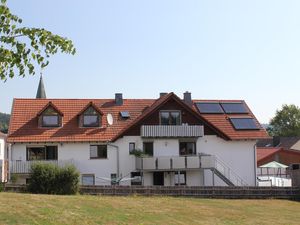 Haus Südseite, links der Balkon der FeWo