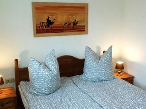 Schlafzimmer mit Doppelbett