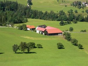 Inmitten gesunder Natur unser Bauernhof