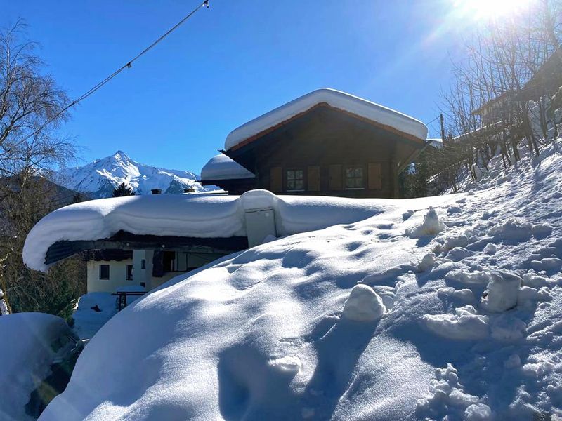 Außenseite Ferienhaus [Winter]