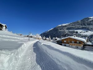 Wanderweg am Haus